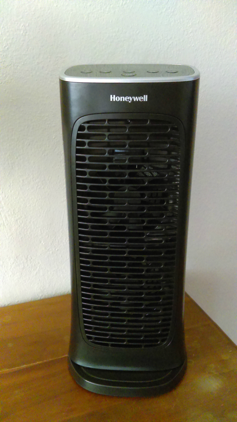 Honeywell Compact AirGenius 4 Air Cleaner/Odor Reducer